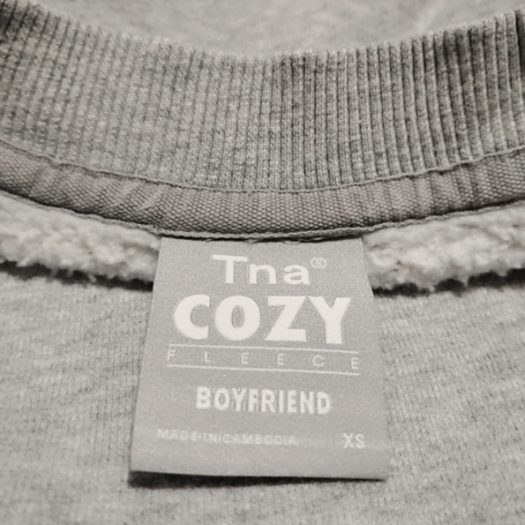 TNA ARITZIA | TNA Cozy Boyfriend Cropped Sleeve Light Gray Crewneck Sweater | XS - Picture 6 of 10